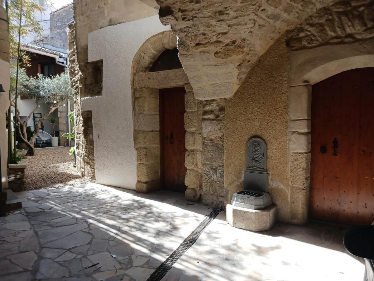 לינה וארוחת בוקר Aigues-Vives  La Cachette מראה חיצוני תמונה